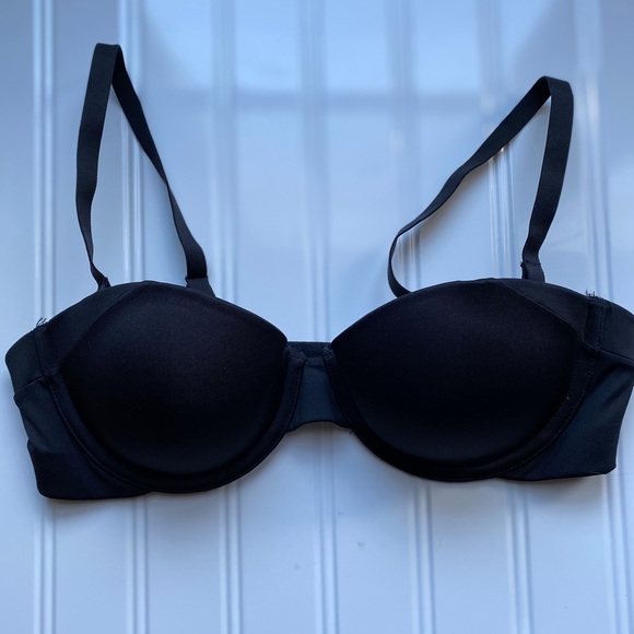 Maidenform Other - NWOT Maidenform gorgeous black bra